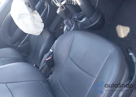 2006 Mini Cooper from USA, damaged, VIN WMWRC33576TK15497